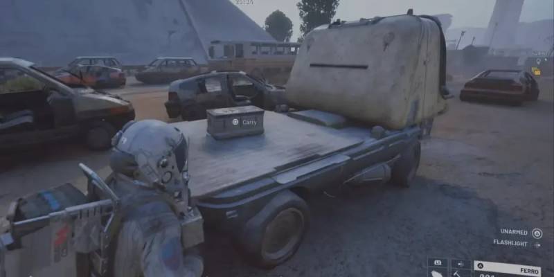 Player delivering Field Crate to supply station